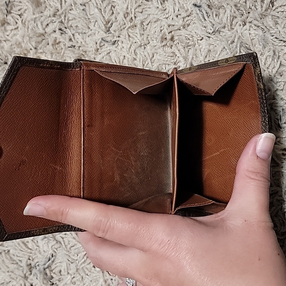 Louis Vuitton Monogram Wallet - Picture 2 of 8